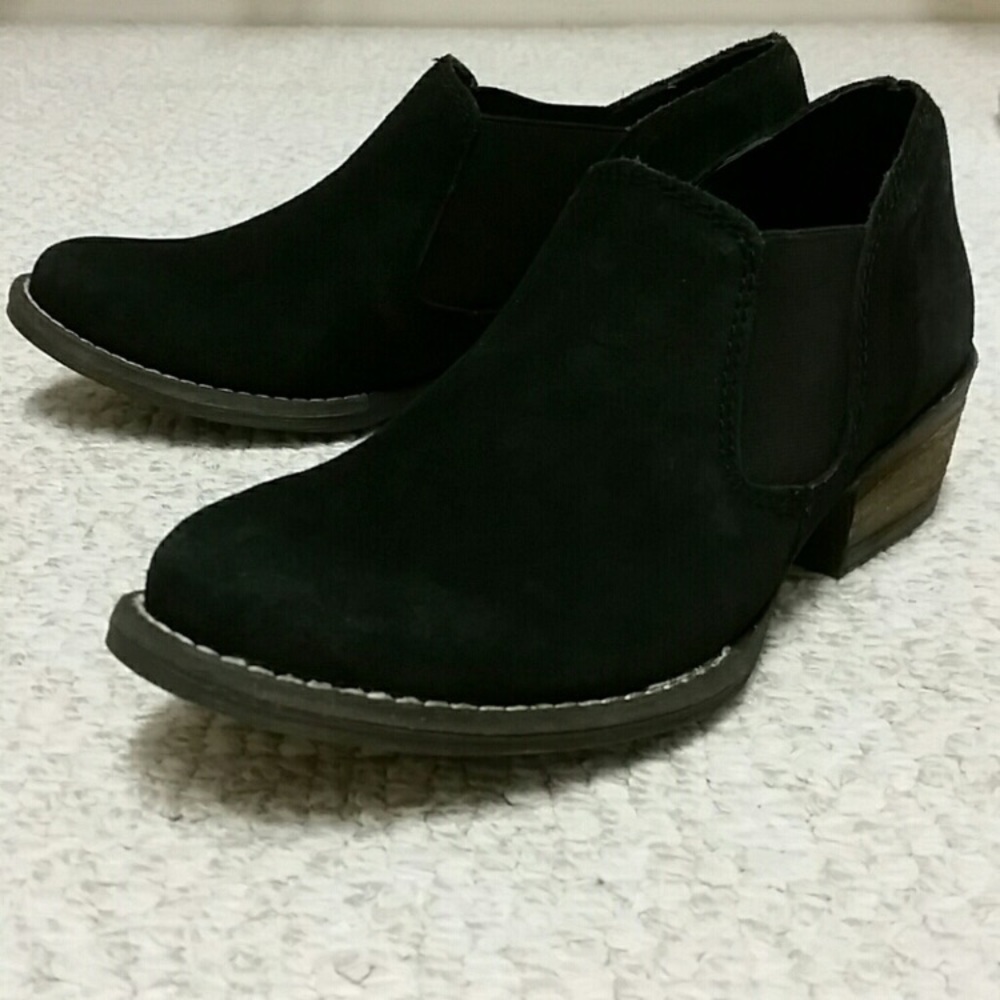 Black suede bootie